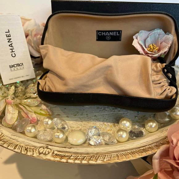 CHANEL Designer Sunglasses - Picture 4 of 13